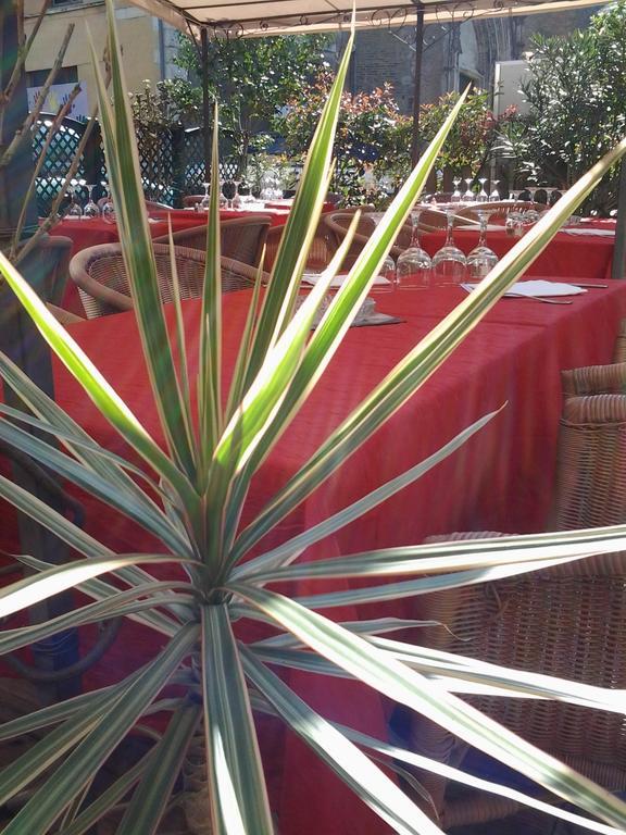 Hotel Restaurant Henri IV Оза Экстерьер фото